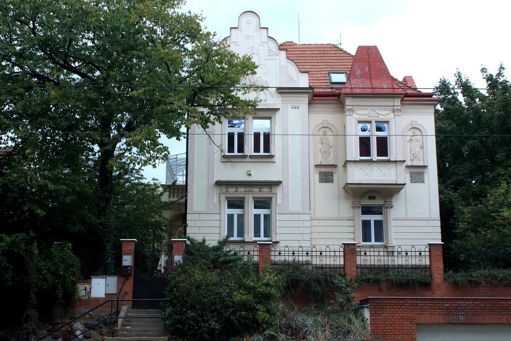 Historic Villa Apartments براغ المظهر الخارجي الصورة