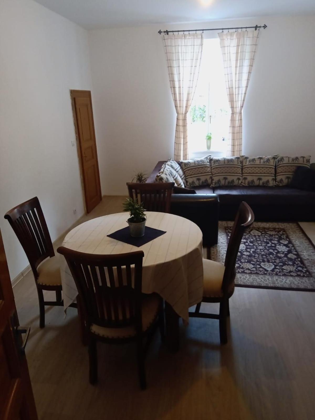Historic Villa Apartments براغ المظهر الخارجي الصورة