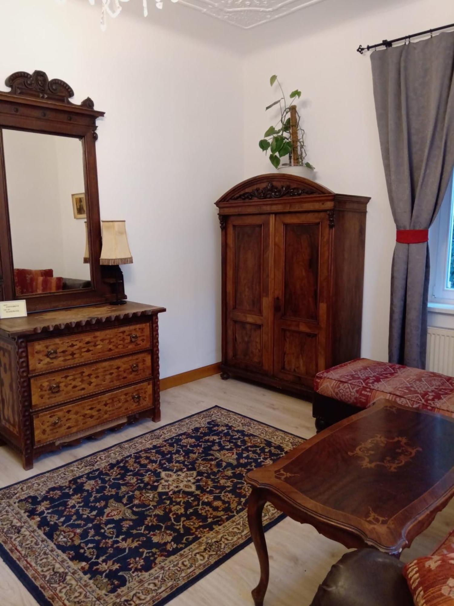 Historic Villa Apartments براغ المظهر الخارجي الصورة